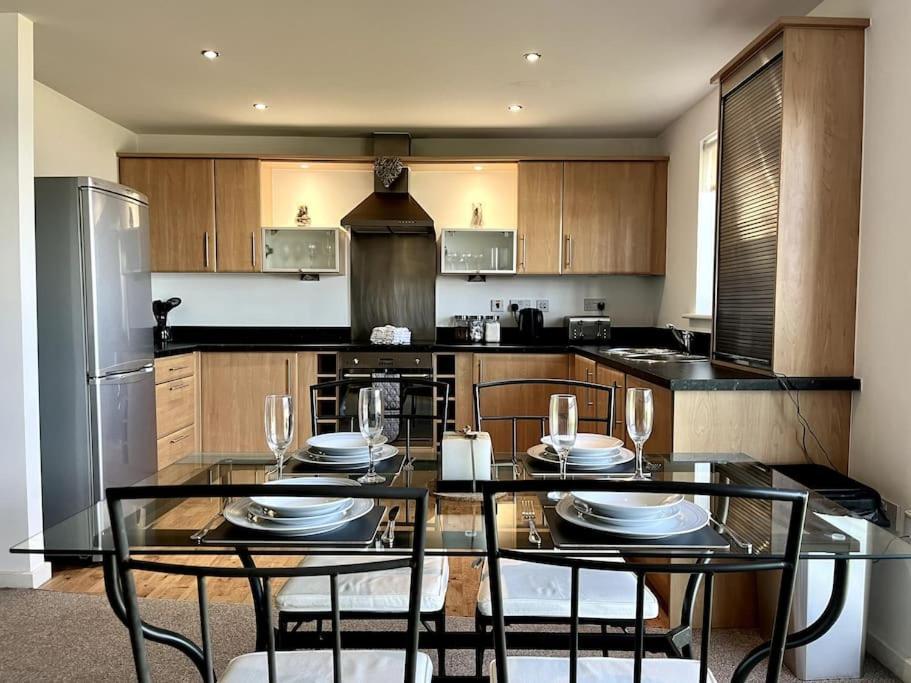 Beachfront Bliss With Spectacular Views Llanelli Exterior foto