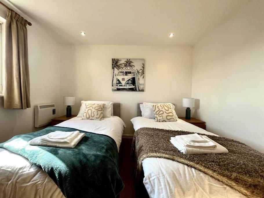 Beachfront Bliss With Spectacular Views Llanelli Exterior foto